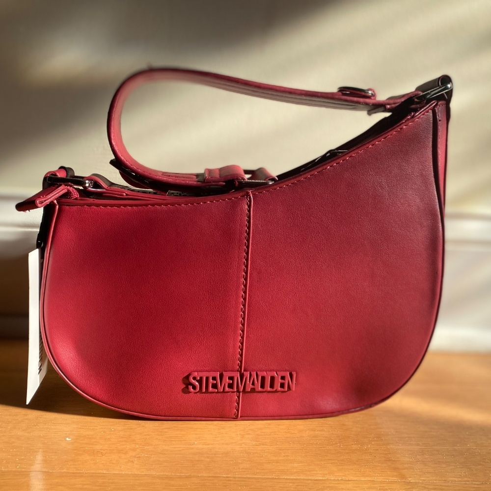 💛 NEW Red (Cranberry) asymmetrical Steve Madden Hand Bag NWT